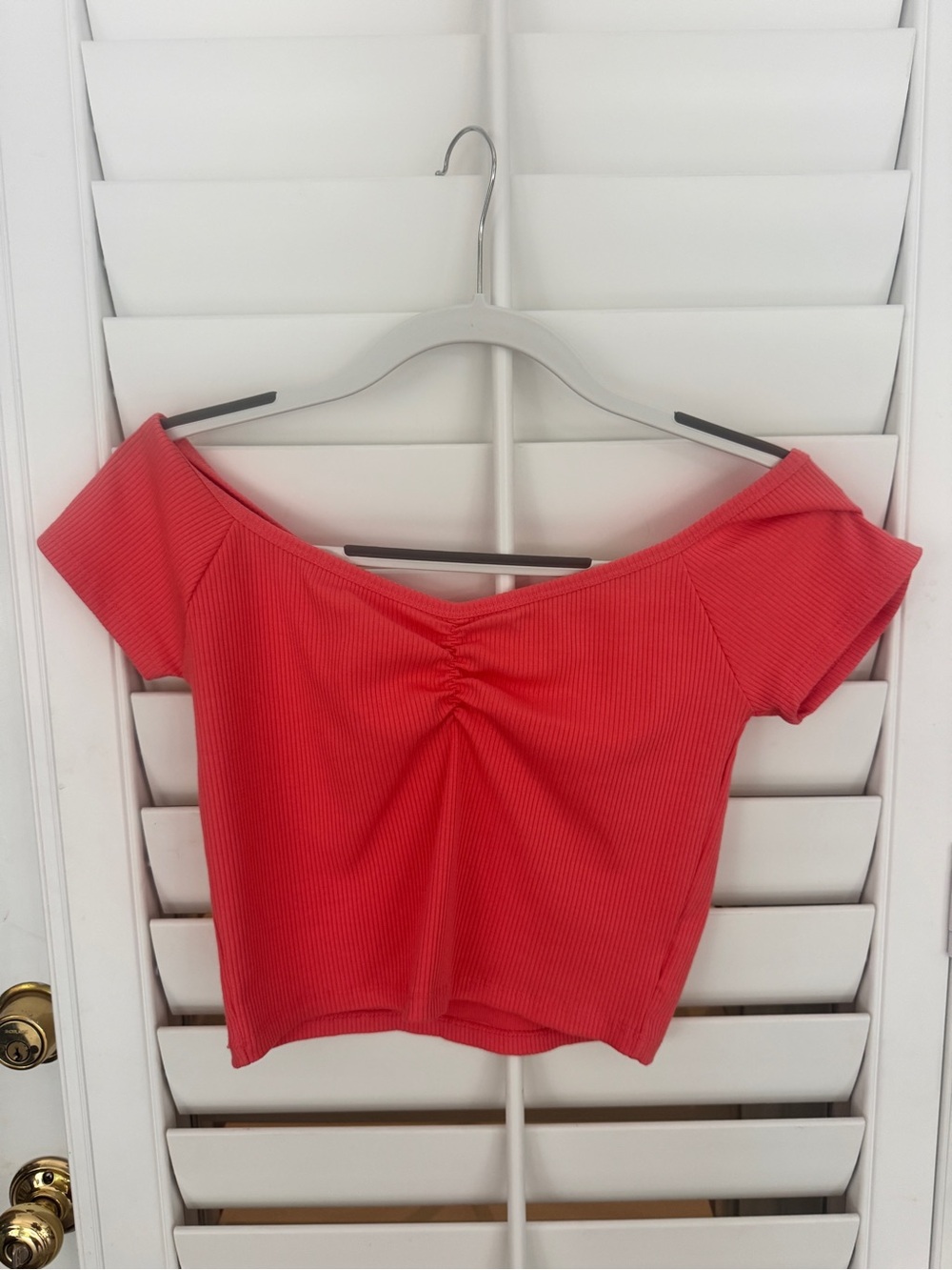 American Eagle Outfitters Coral Off-Shoulder Ruched Ribbed Crop Top